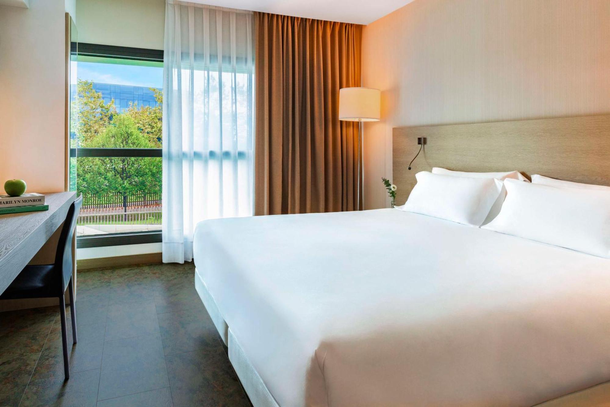 Nh Gijon Hotel Luaran gambar