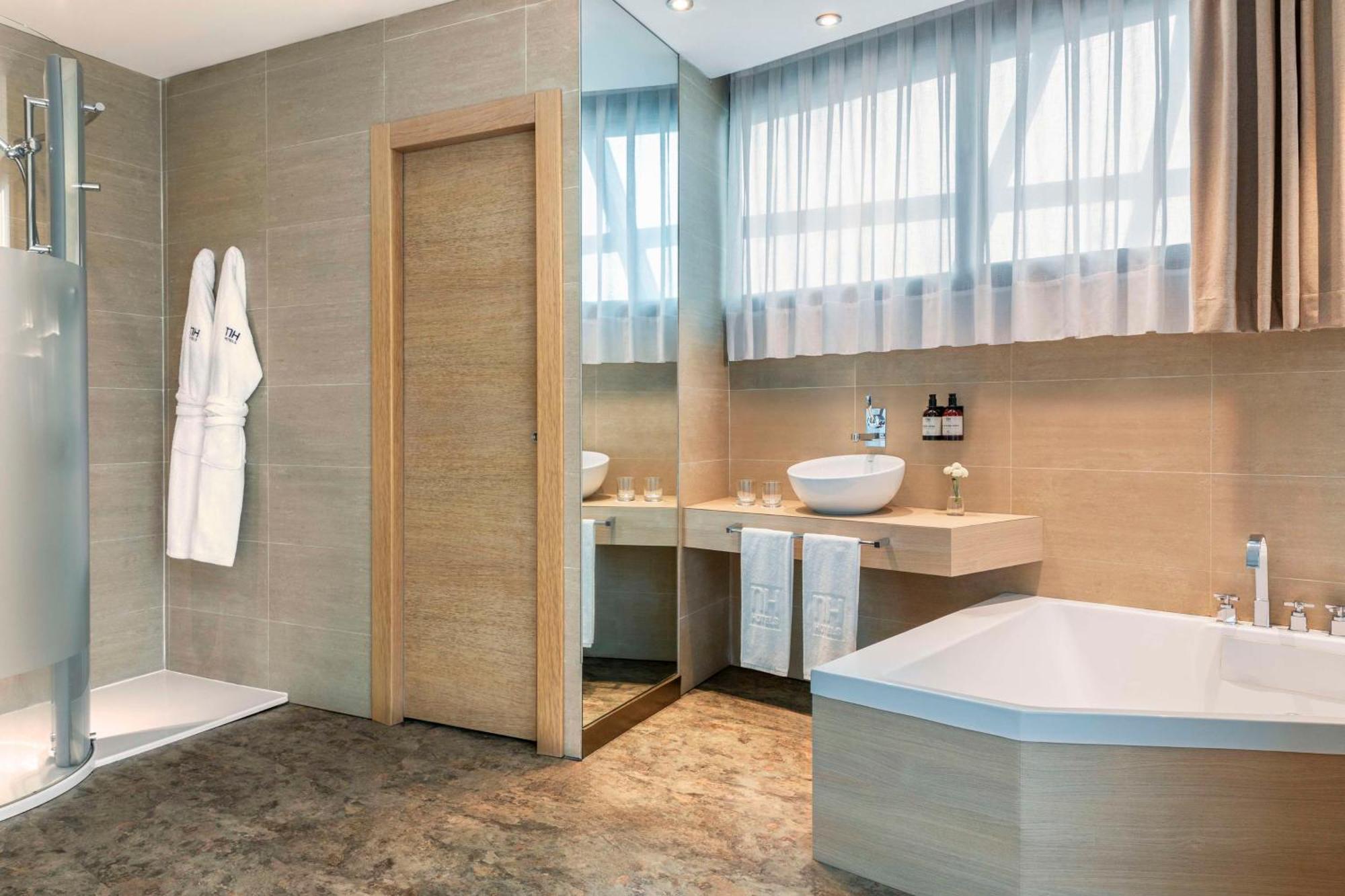 Nh Gijon Hotel Luaran gambar