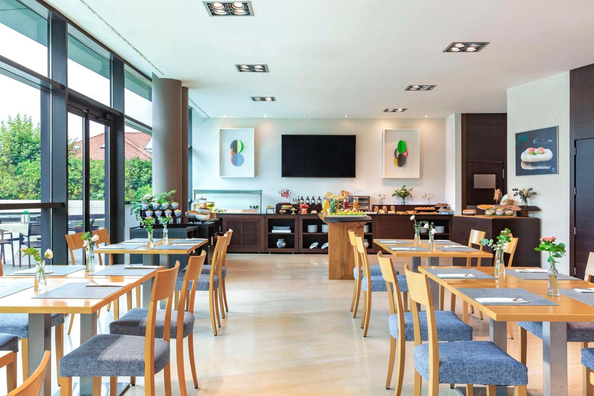 Nh Gijon Hotel Luaran gambar