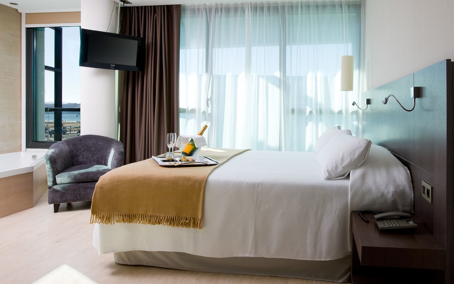 Nh Gijon Hotel Luaran gambar